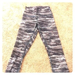 Lululemon Tide Blue/White Leggings (sz 6)